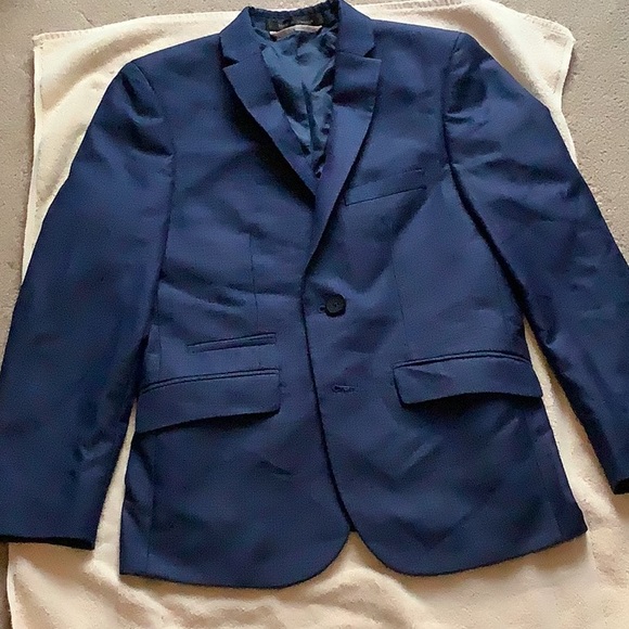 Selling top part of suit only been worn around 5times.